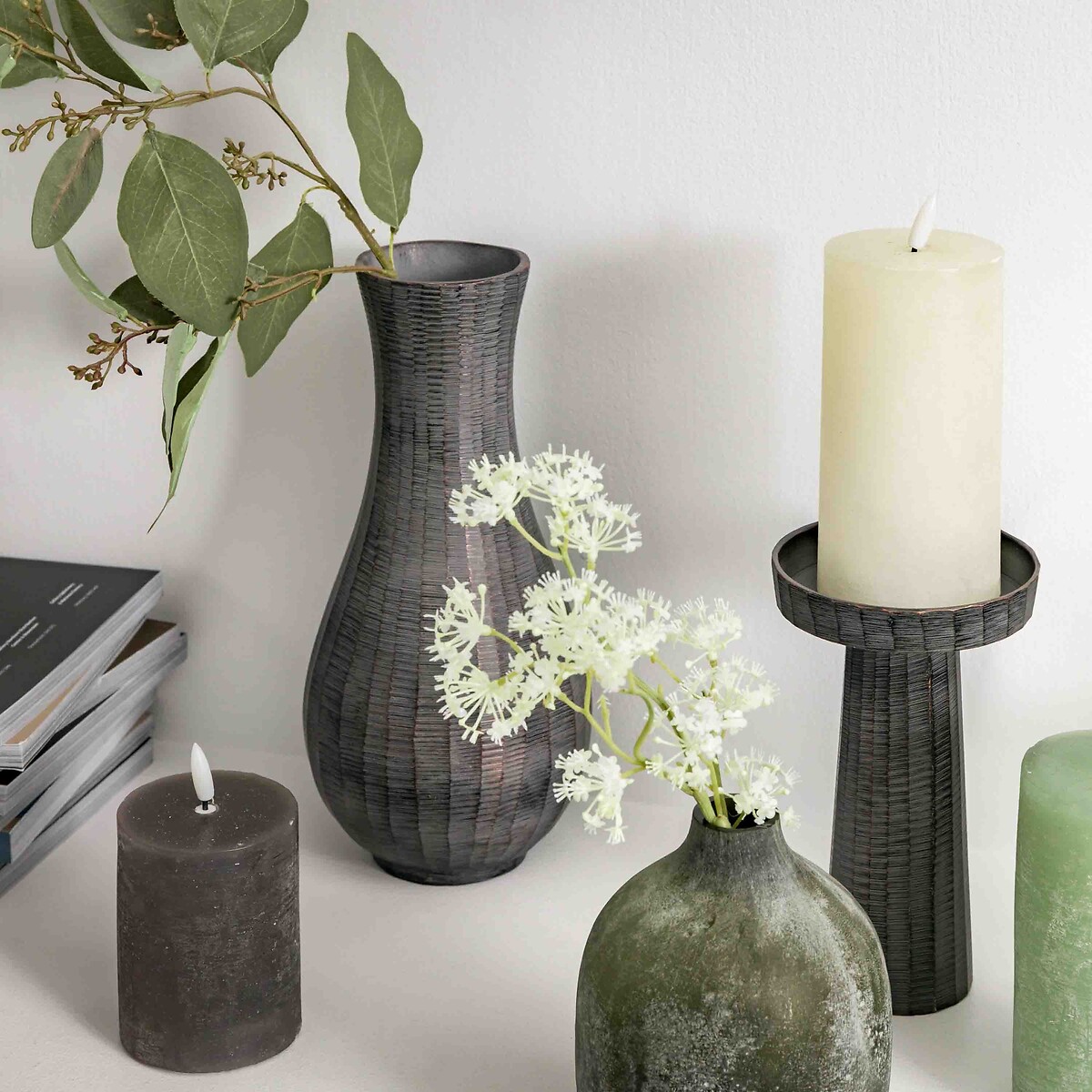 33cm Fluted Vase in Antique Grey grey, ÉDITÉ