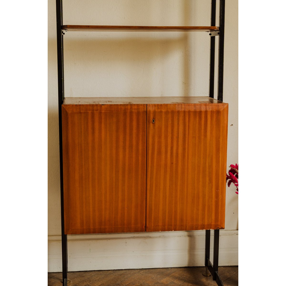 Bibliothèque en bois et métal noir Madeleine N°752 - Bon état bois foncé, DEBONGOUT