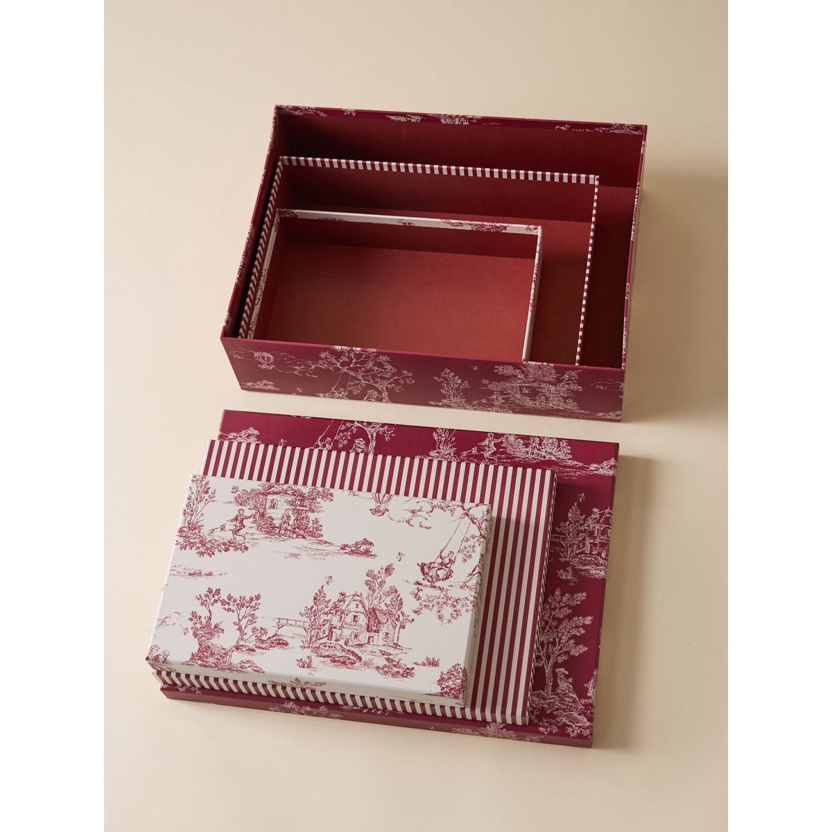Lot de 3 boîtes gigogne esprit toile de Jouy jouy bordeaux, CYRILLUS