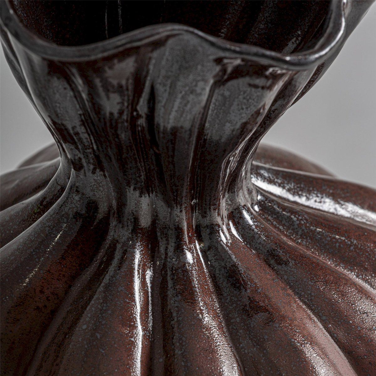 Vase en céramique contemporain terracotta brun foncé émaillé, RECOLLECTION