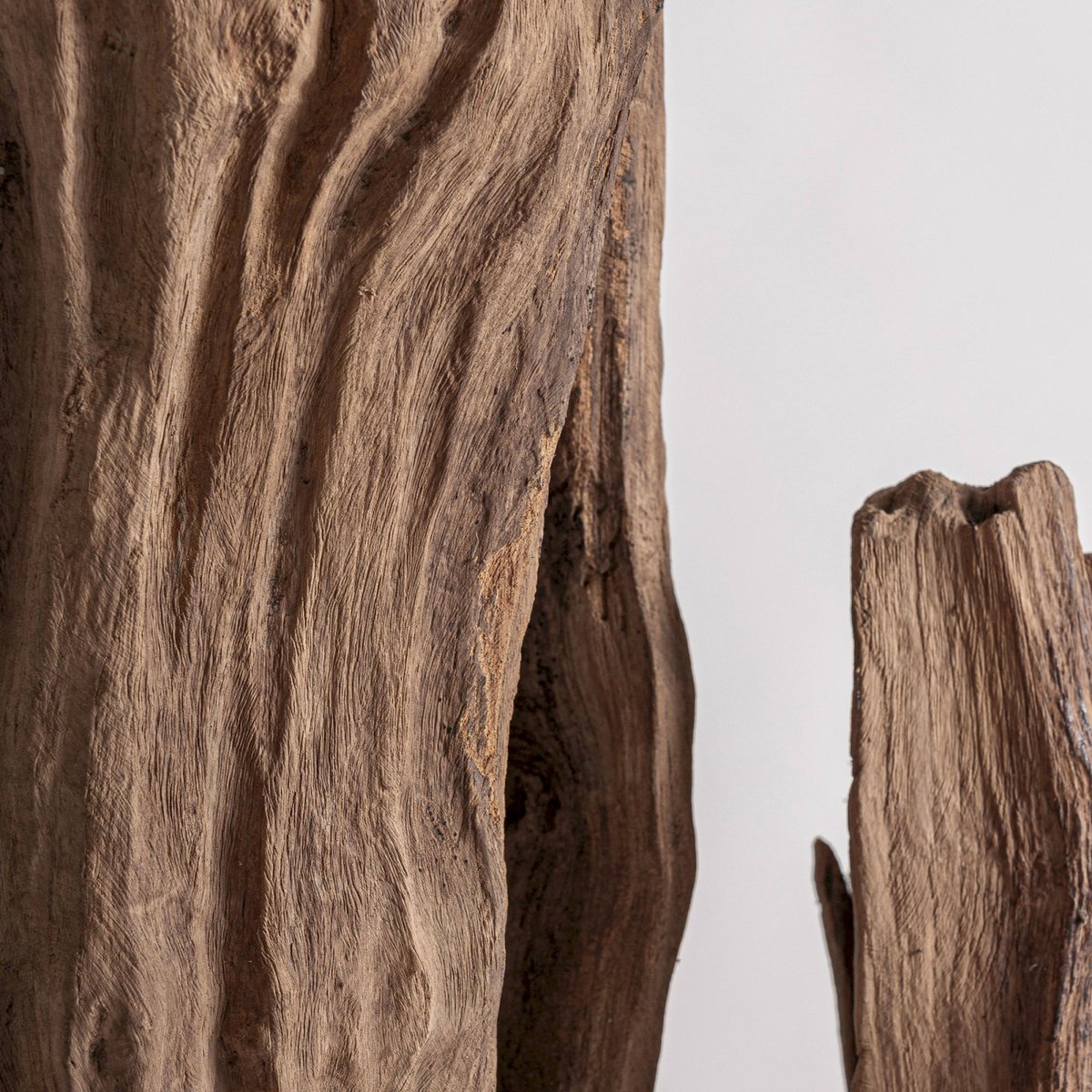 Sculpture sur pied en teck, Style ethnique brun naturel, RECOLLECTION