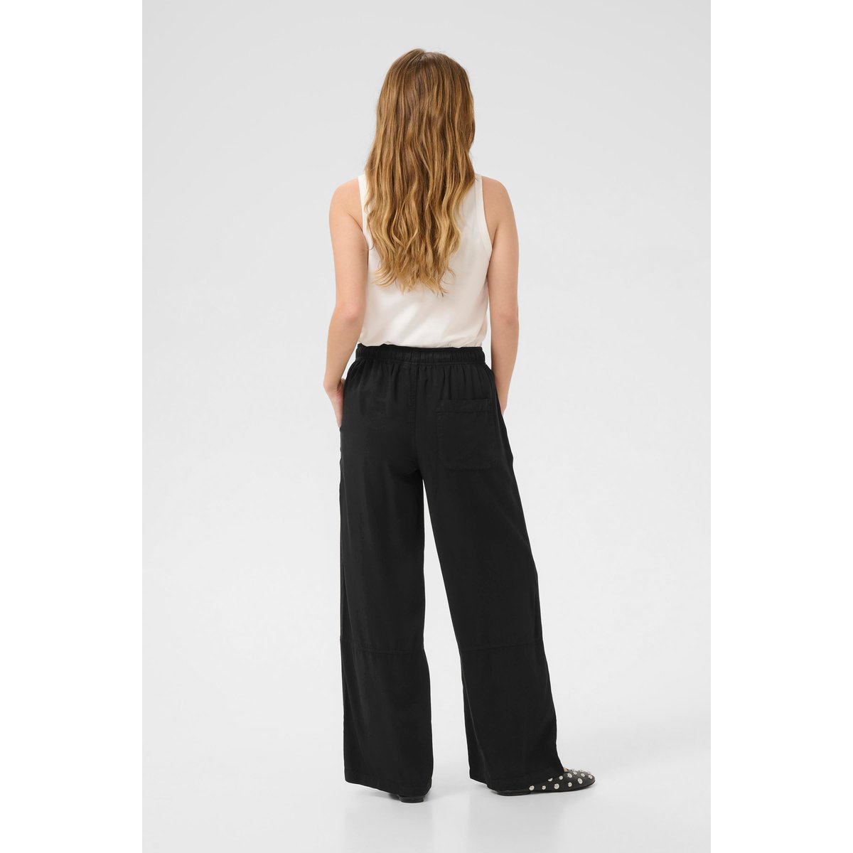Pantalon casual noir, CULTURE