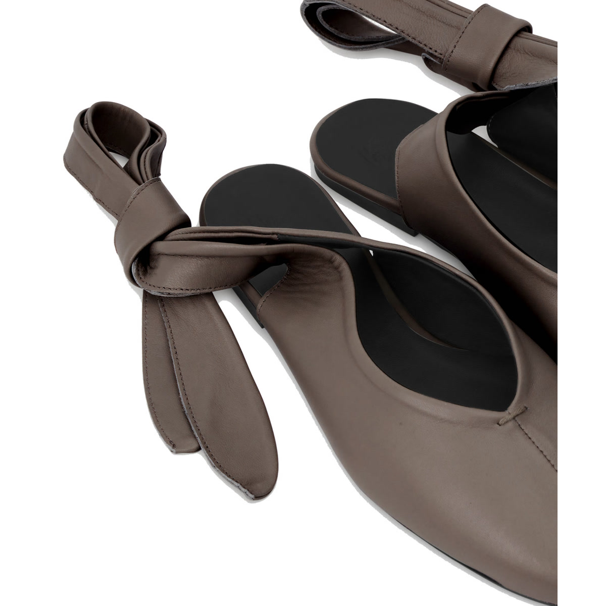 Ballerines slingback à liens à nouer en cuir SYBIL café, CASTANER