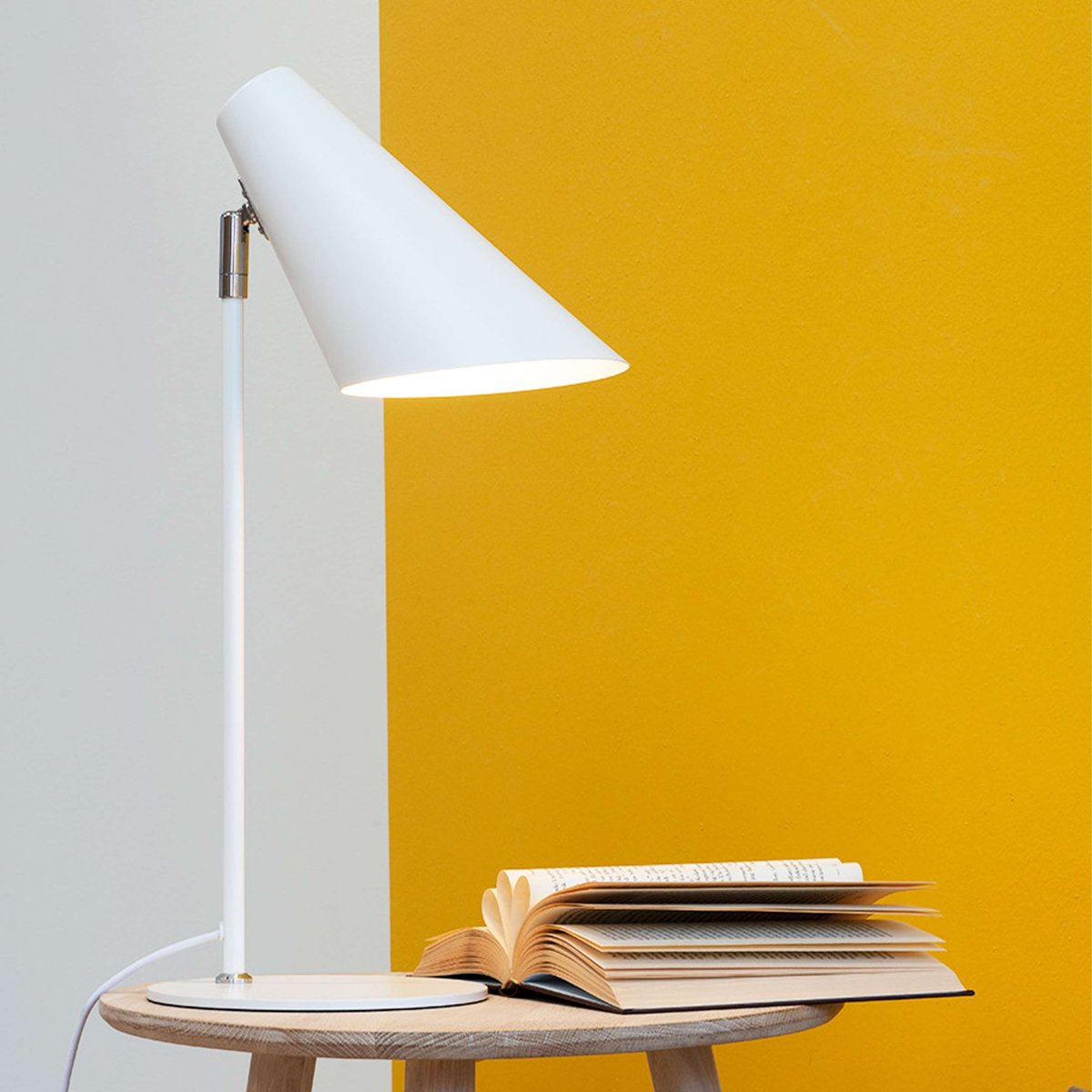 Lampe à poser en métal Cale blanc, DYBERG LARSEN