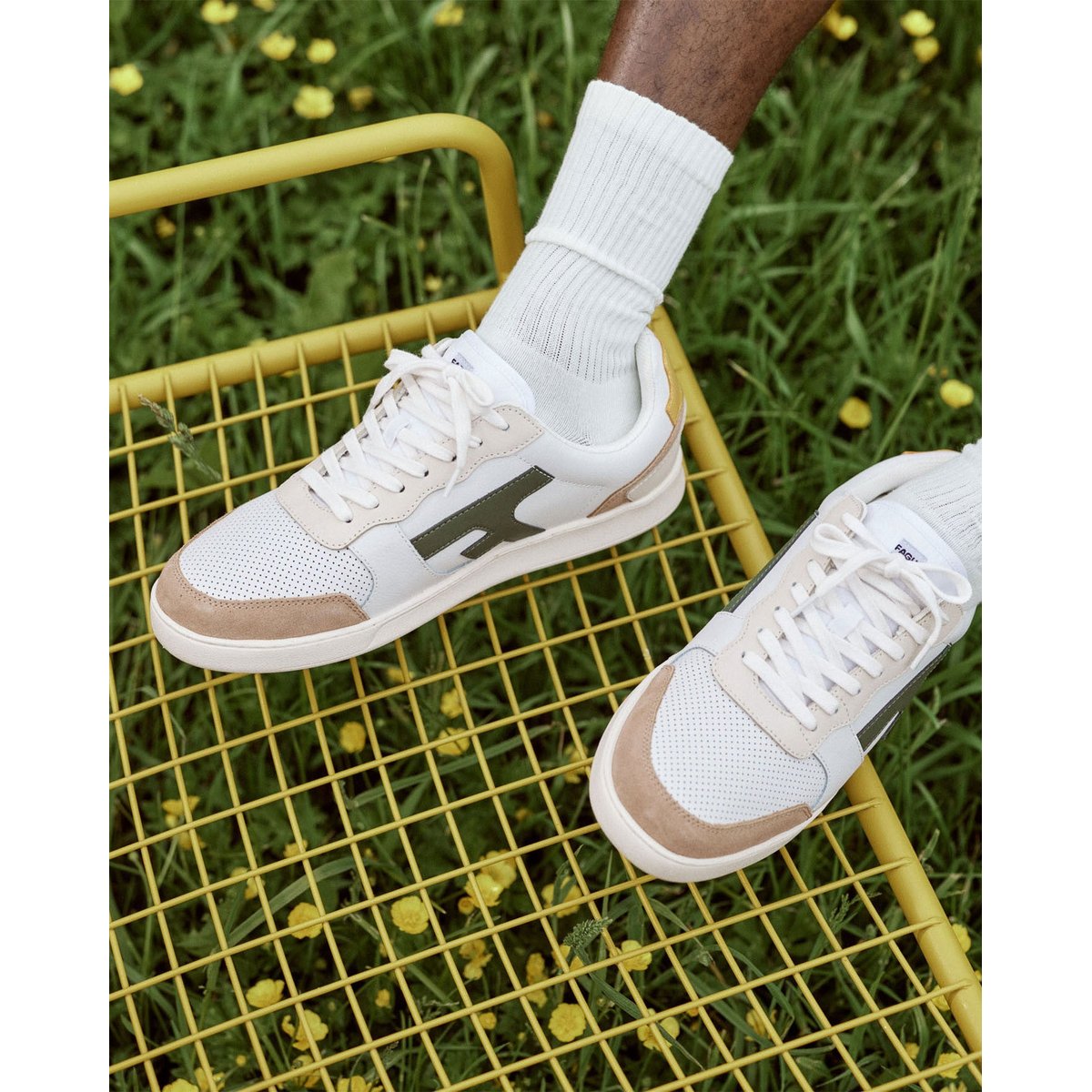 Baskets basses cuir suede HAZEL blanc et beige et kaki, FAGUO
