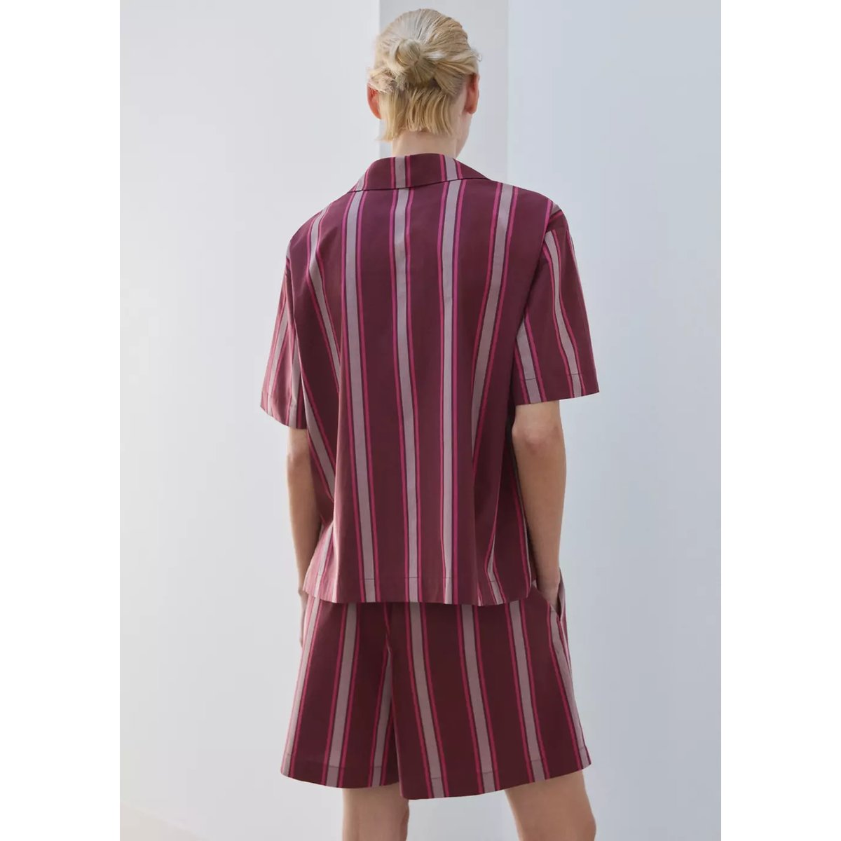 Chemise de pyjama à manches courtes motifs rayés fuchsia, MANGO