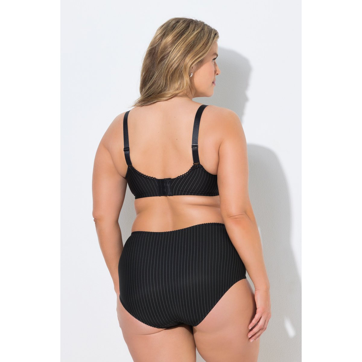 Soutien-gorge à armatures noir, ULLA POPKEN
