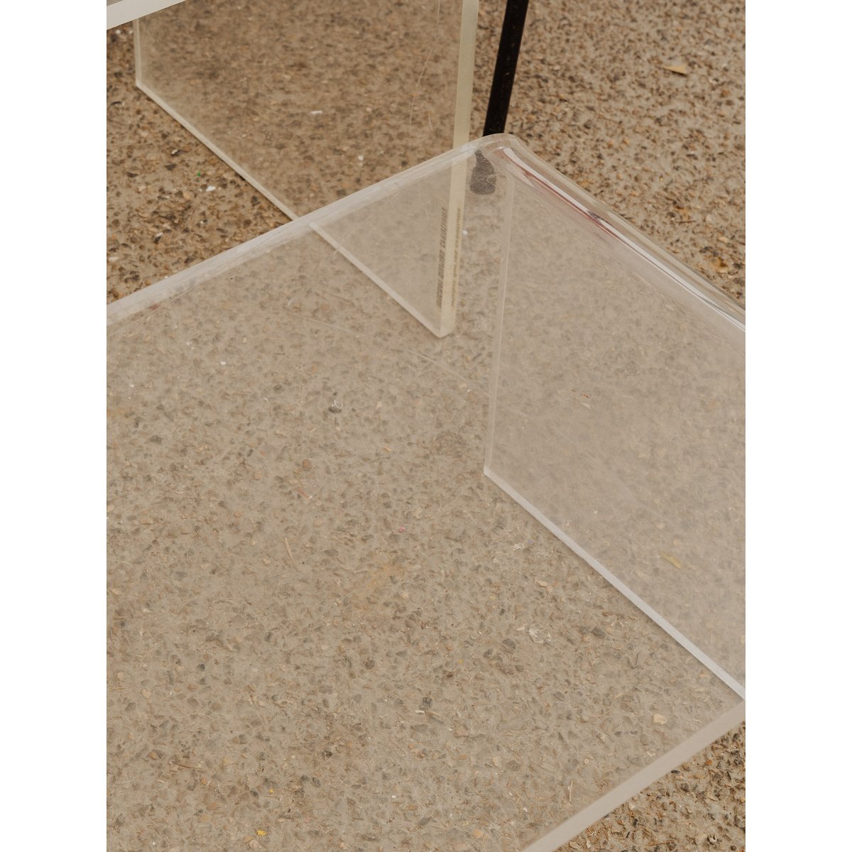 Tables gigognes en plexiglass Barbara N°160 - Bon état transparent, DEBONGOUT