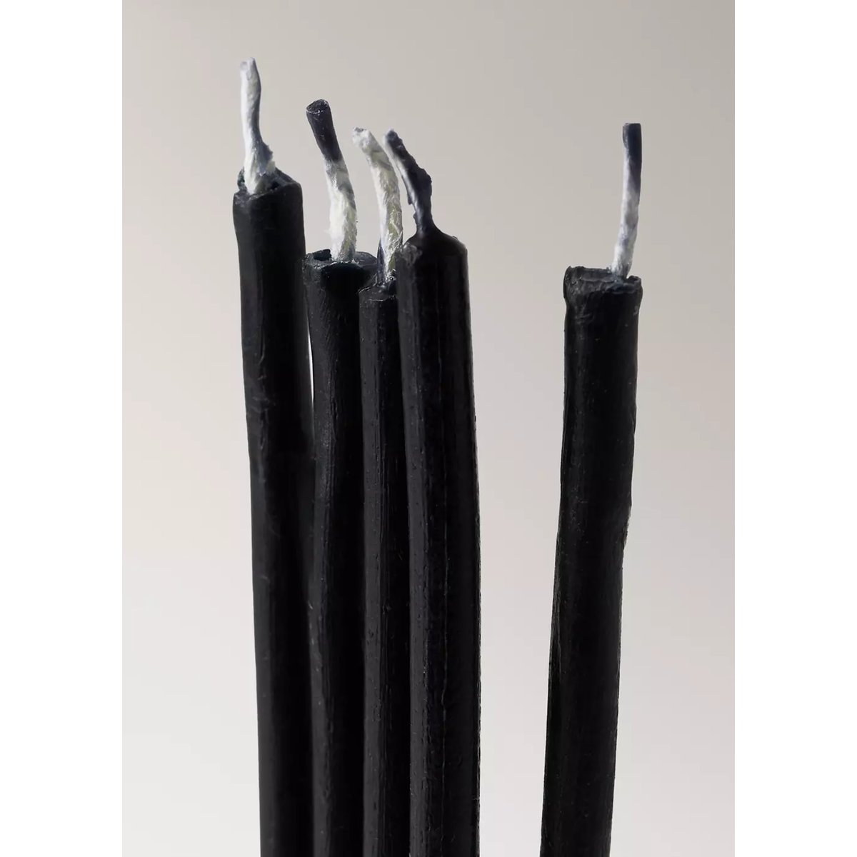 Bougies décoratives, design allongé, détail base 20 pcs noir, MANGO HOME