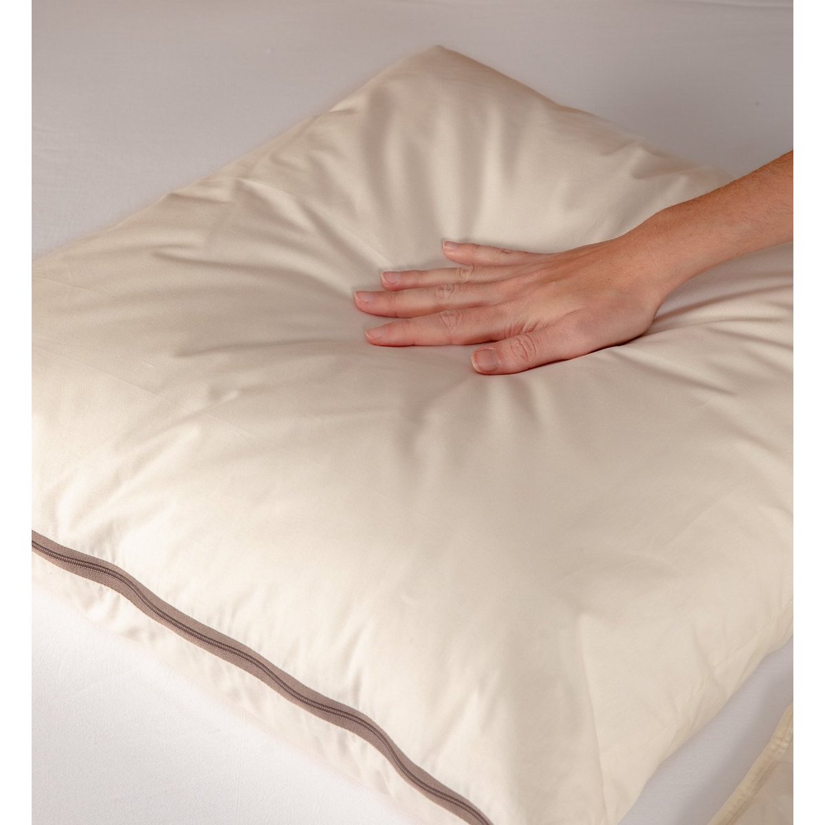 Oreiller Medium enveloppe Coton Bio MAUI couleur unique, KADOLIS