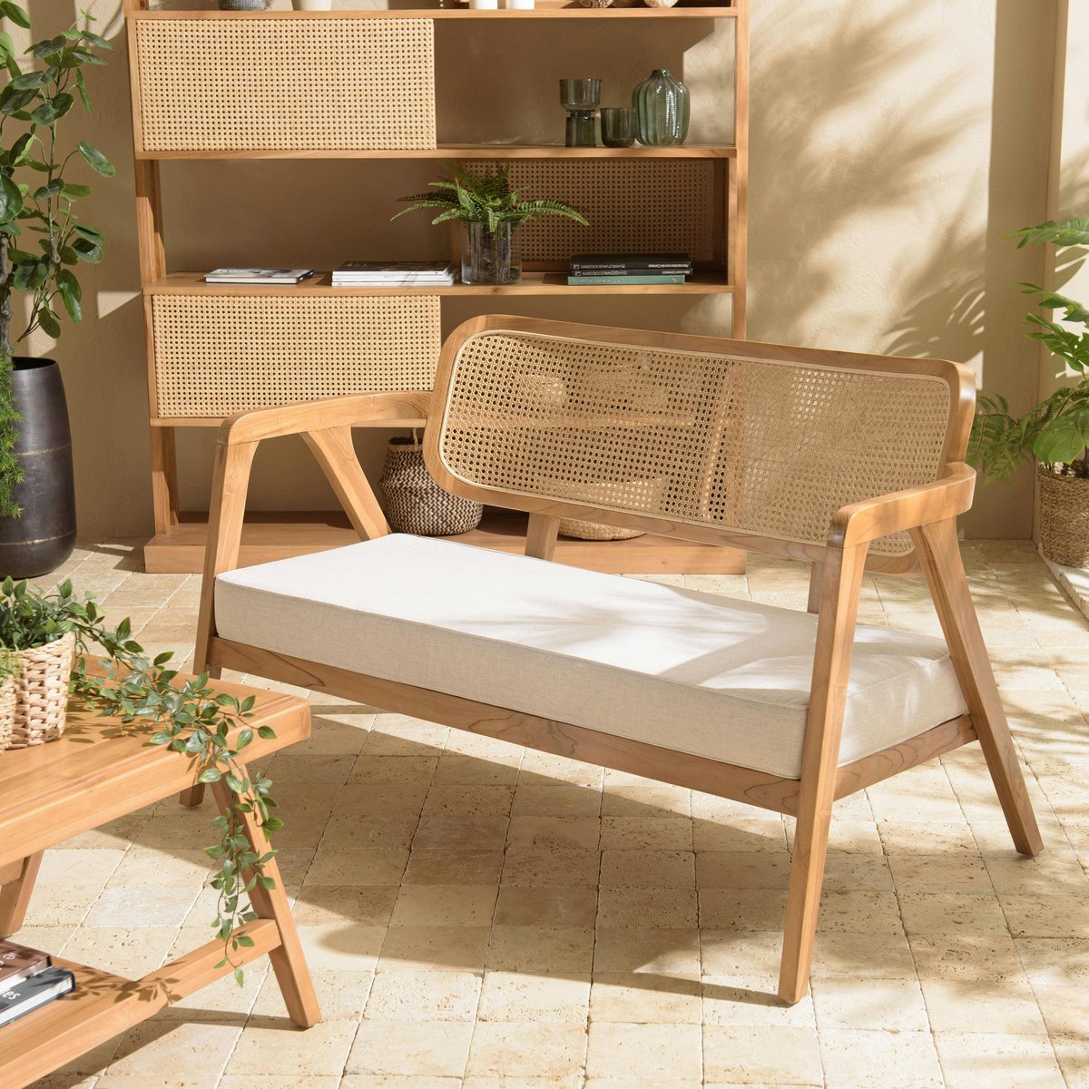 Canapé exotique 2 places dossier cannage teck et coussin gris MANAK bois naturel, PIER IMPORT