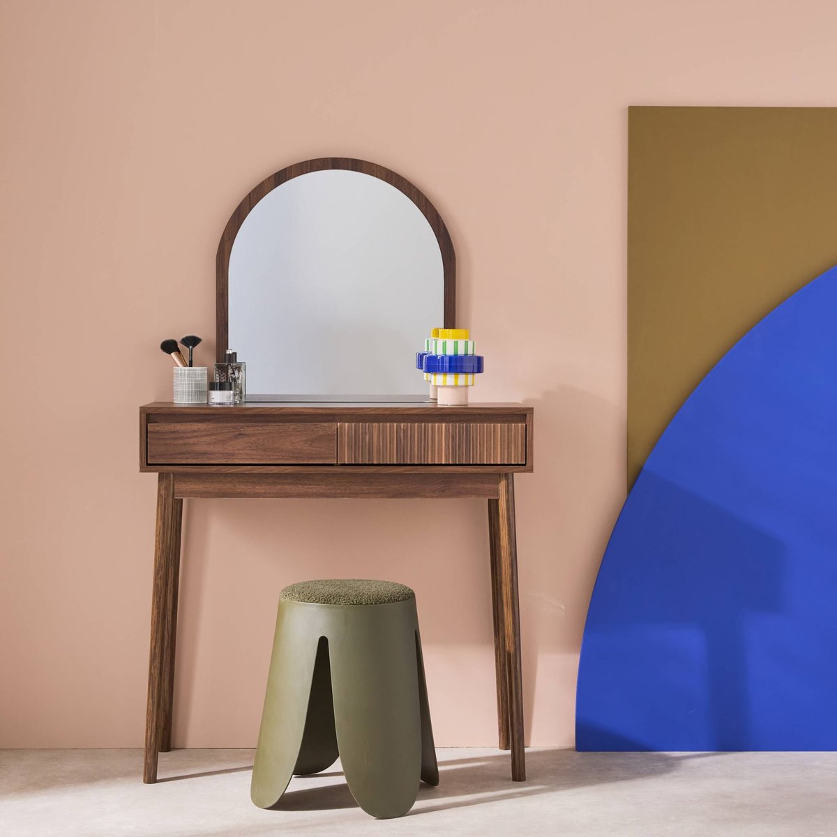Coiffeuse décor bois miroir arrondi 2 tiroirs LINEAR noyer, SWEEEK
