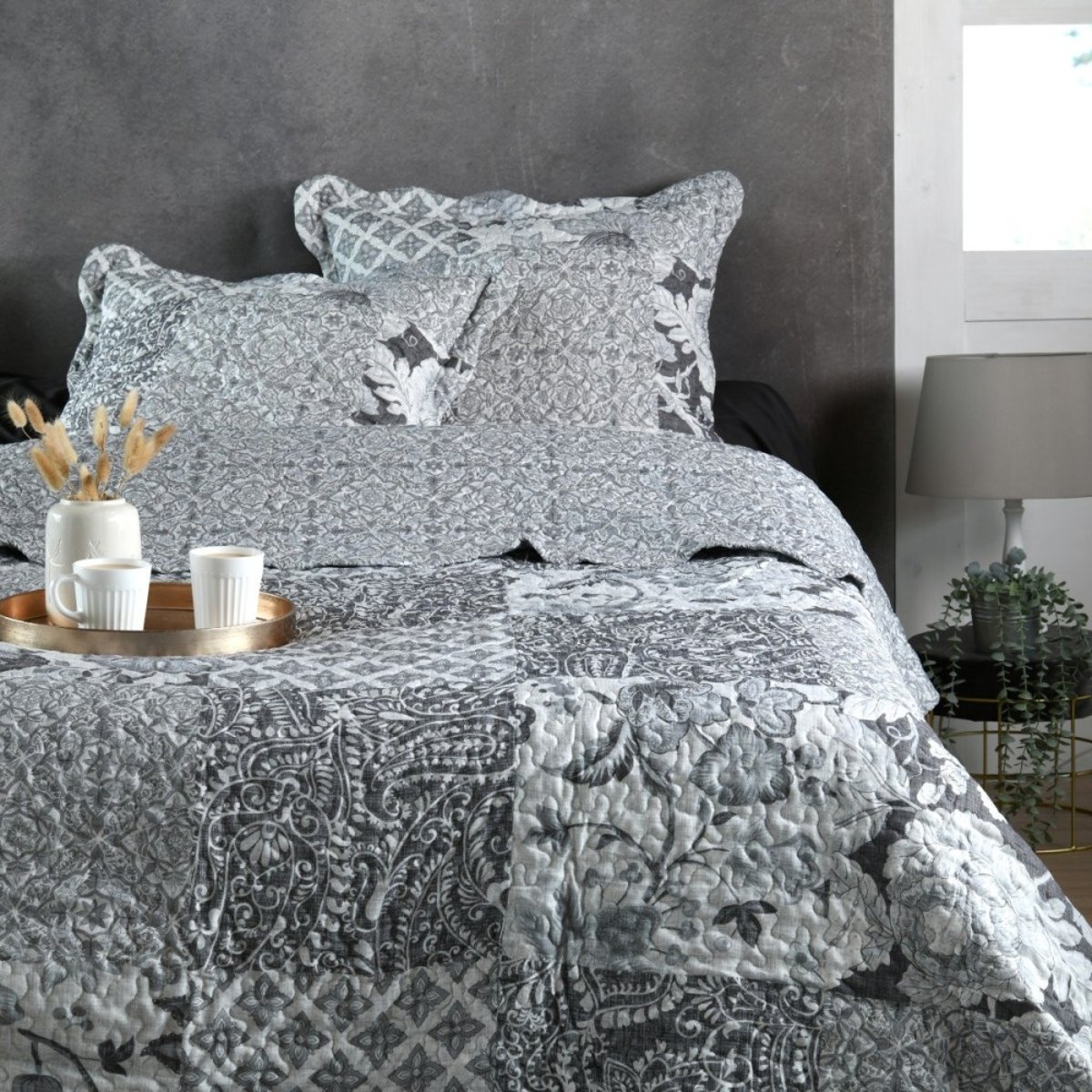 Couvre lit boutis réversible avec 2 taies d'oreiller gris, DECORATIE