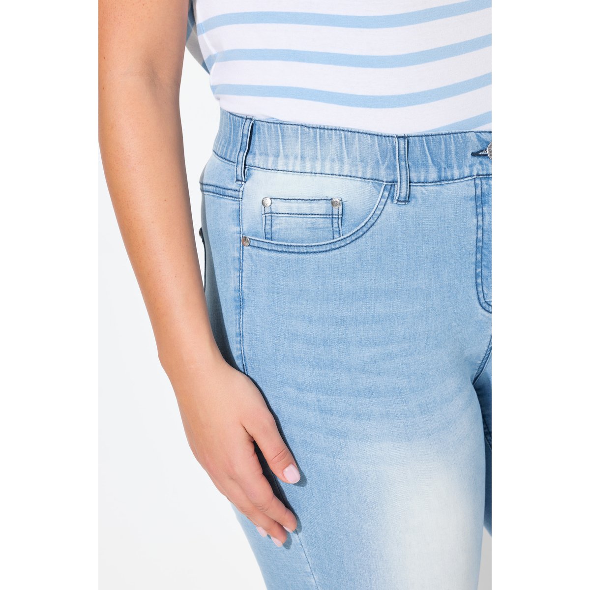 Jean Sarah en denim stretch. Jambe étroite. bleu clair, ULLA POPKEN
