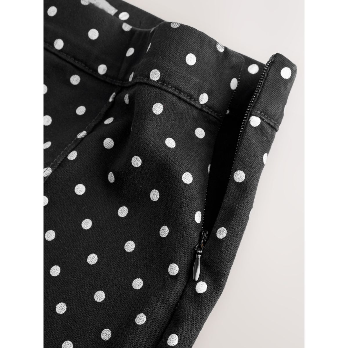 Jean capri raccourci denim à pois noirs, NEXT