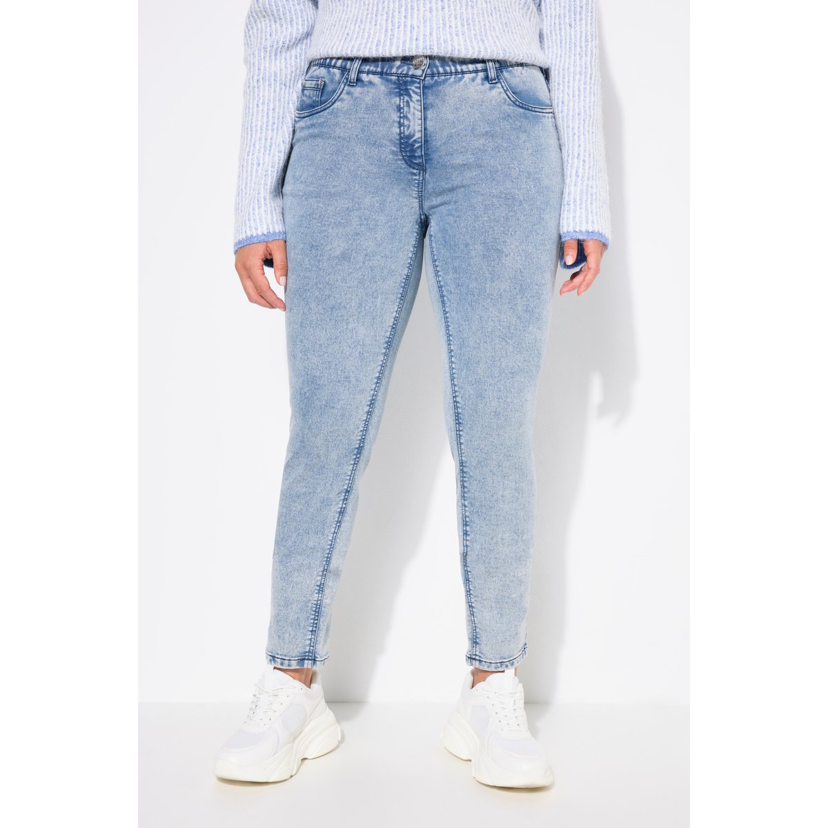 Jean Sarah en jersey bleu clair, ULLA POPKEN