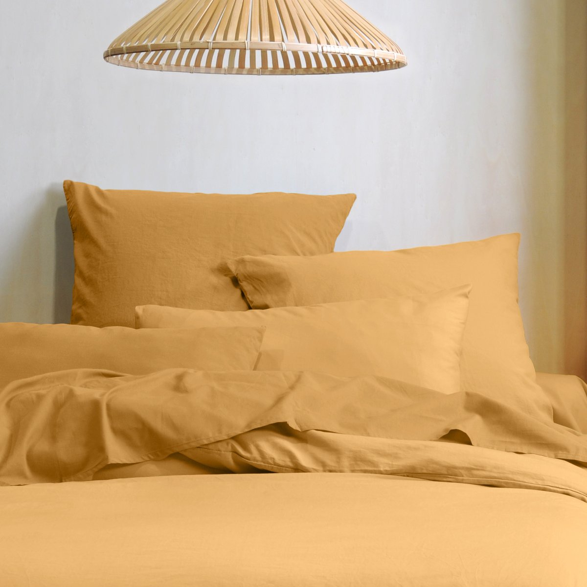 Taie d'oreiller unie en coton bio jaune curry, LOVELY CASA