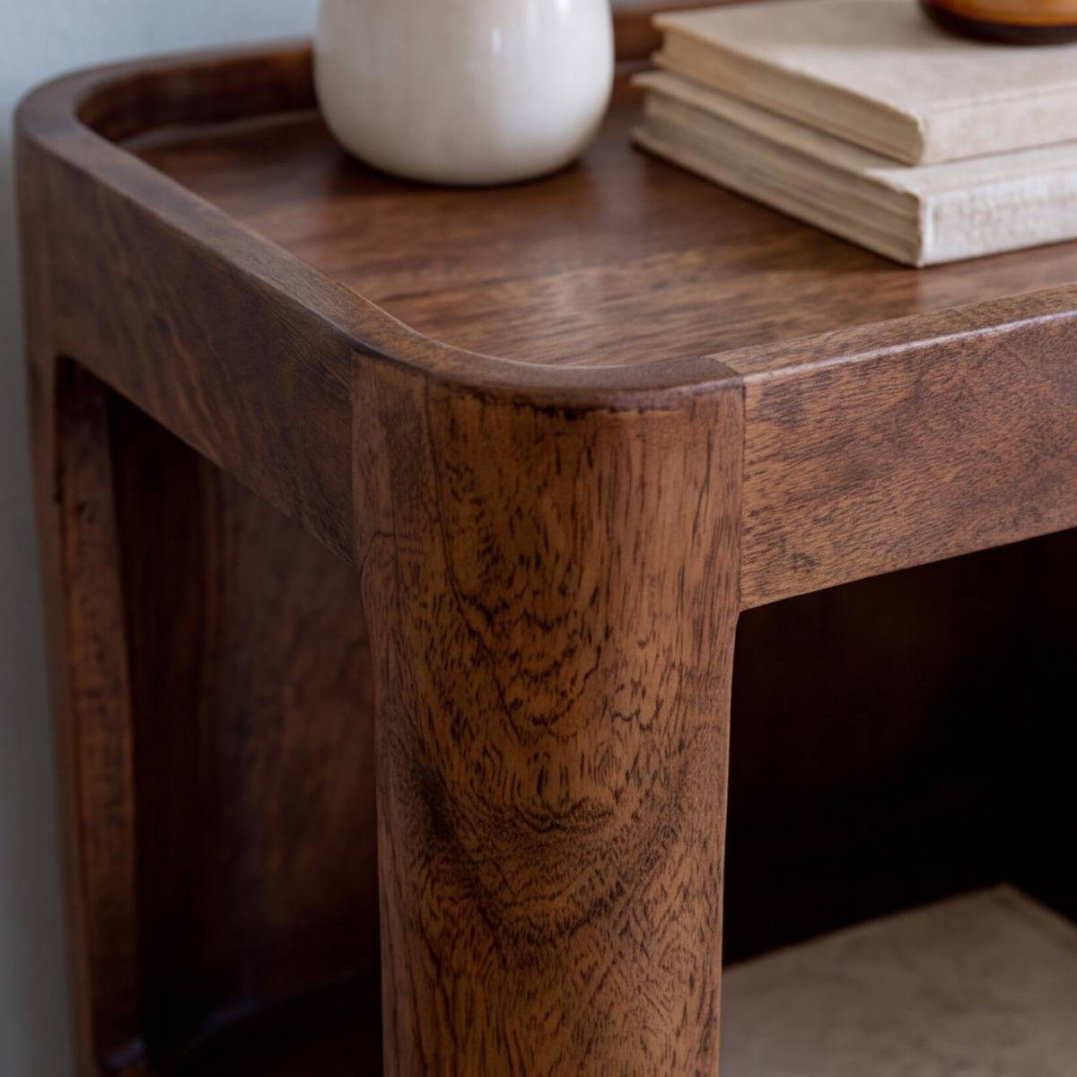 Table de chevet niche gauche en bois de manguier MAORA bois foncé, MADE IN MEUBLES