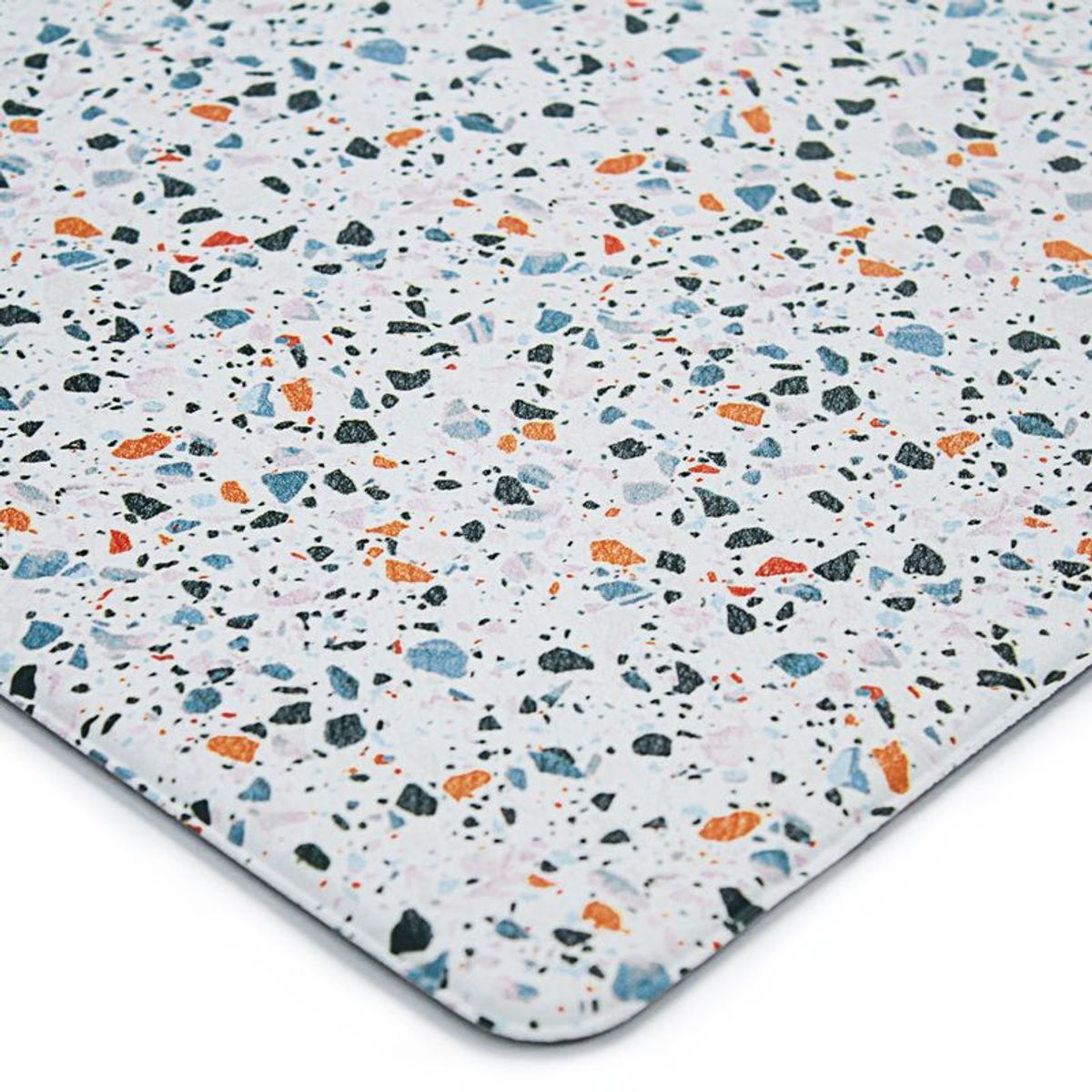 Tapis de cuisine imprimé terrazzo TERRAZZO VINYLE - vinyle antidérapant multicolore, THE DECO FACTORY