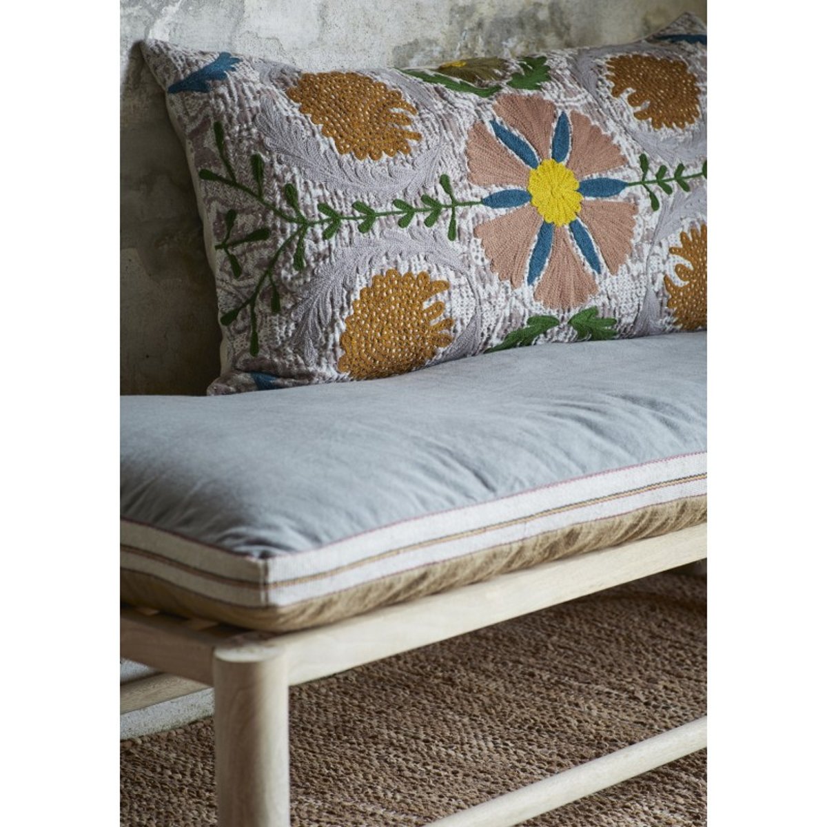 Grande housse de coussin coton brodé multicolore, MADAM STOLTZ