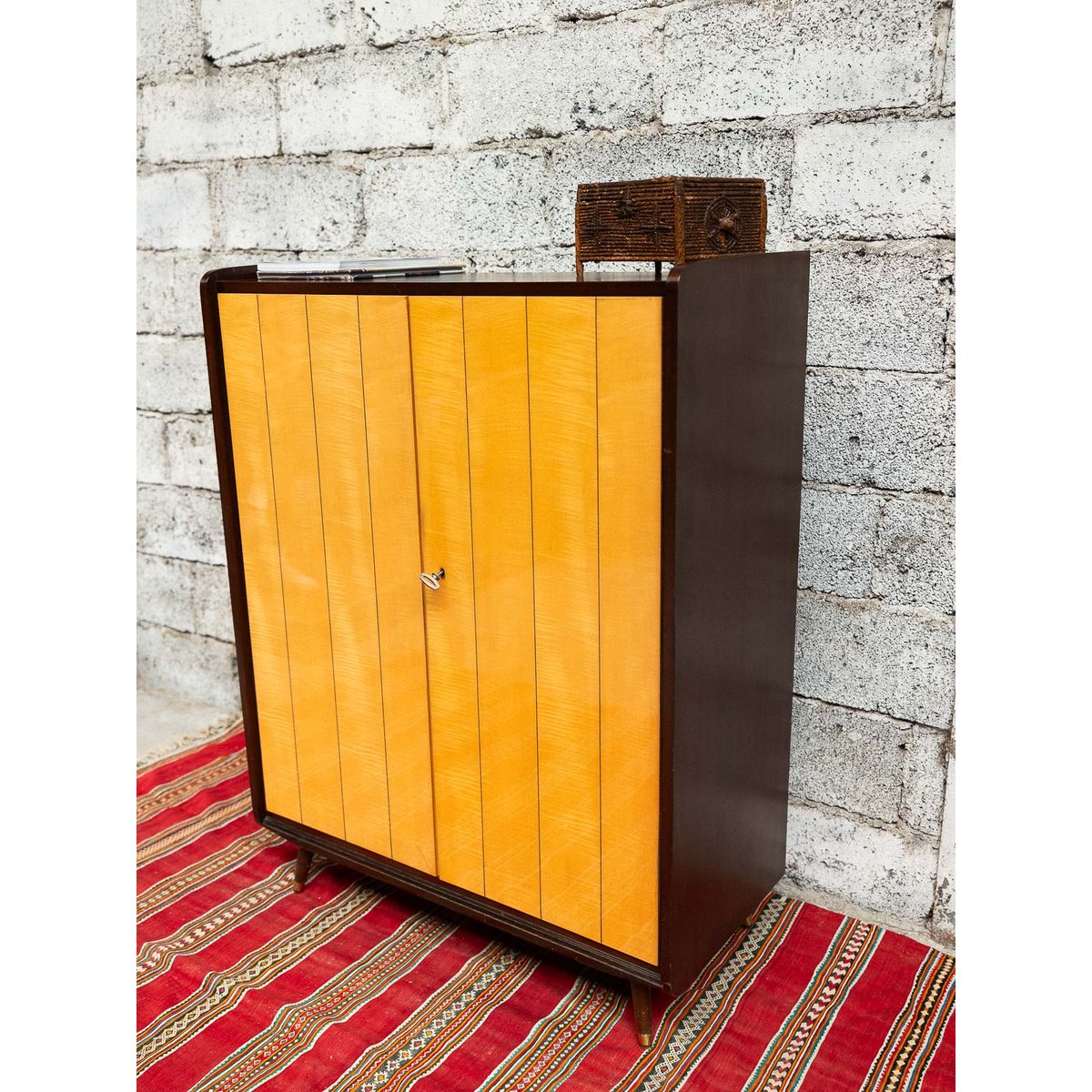 Armoire bicolore Magda N°719 - Bon état marron, DEBONGOUT