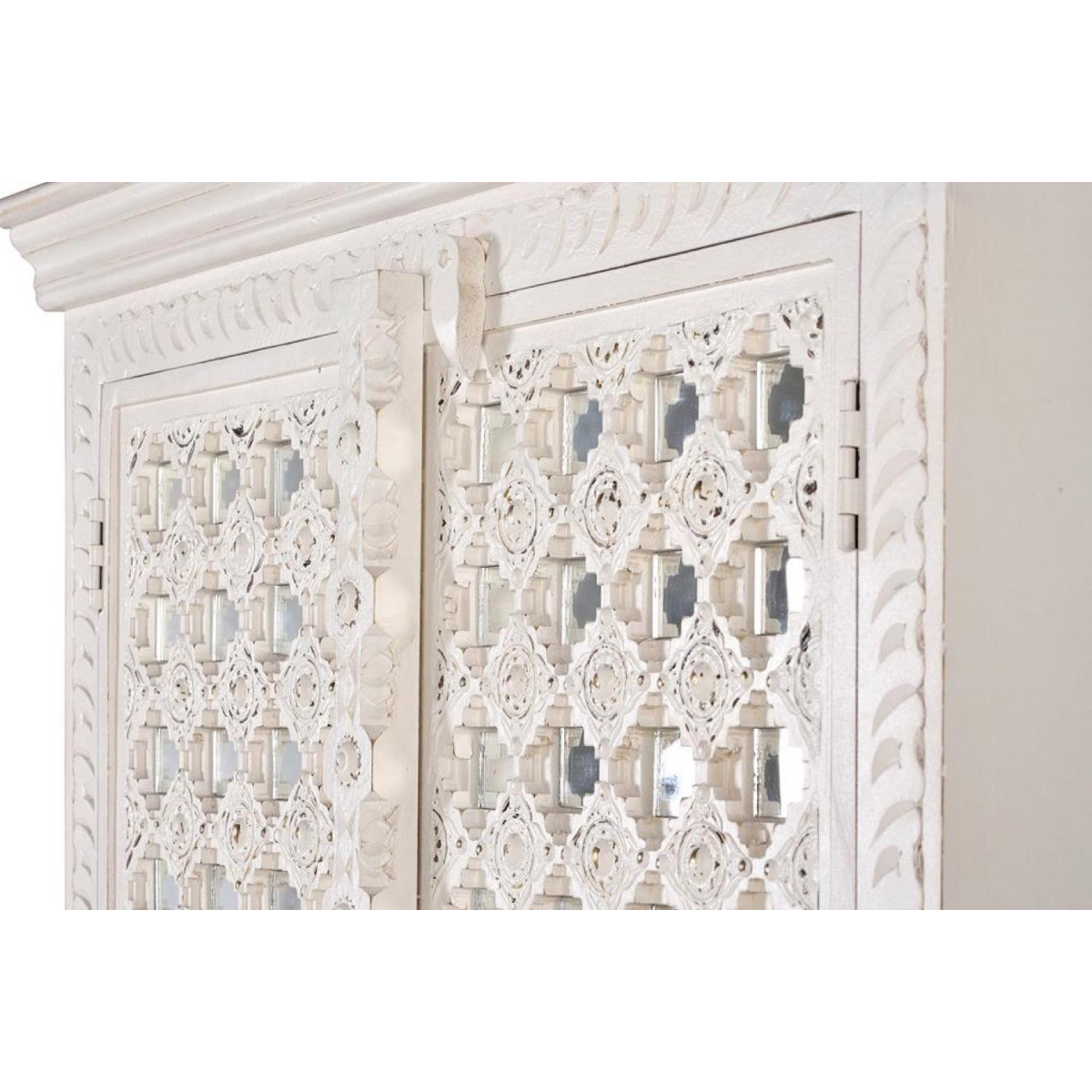 Armoire blanc, DECORATION D’AUTREFOIS