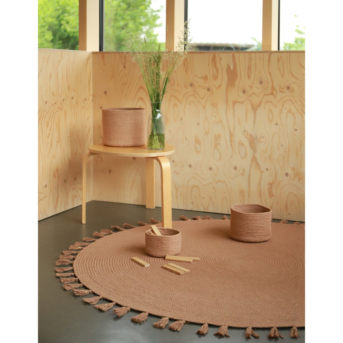 Tapis enfant rond avec pompons LISETTE macaron, NATTIOT