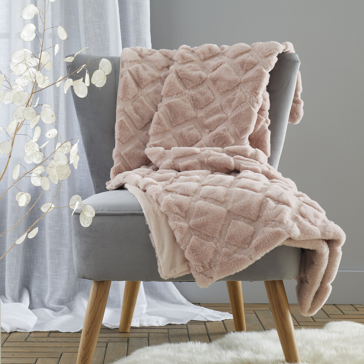 Cosy Diamond 130x170cm Throw blush pink, CATHERINE LANSFIELD
