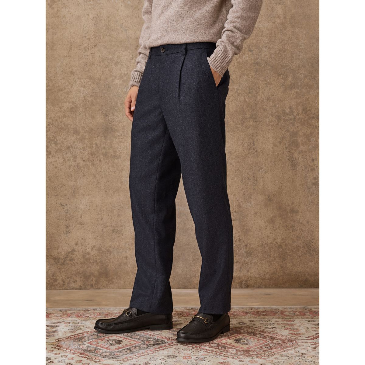 Pantalon nova fides fuselé en laine chevrons bleu marine, NEXT