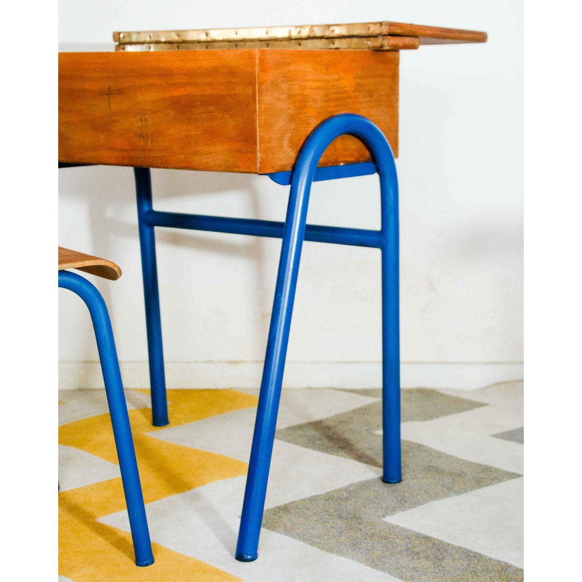 Bureau et la chaise d'écolier Edouard N°1059 - Bon état bois foncé, DEBONGOUT