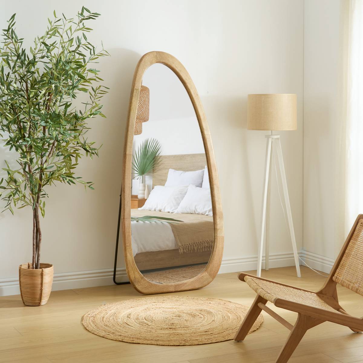 Miroir sur pied oblong en manguier STAN marron, ATMOSPHERA