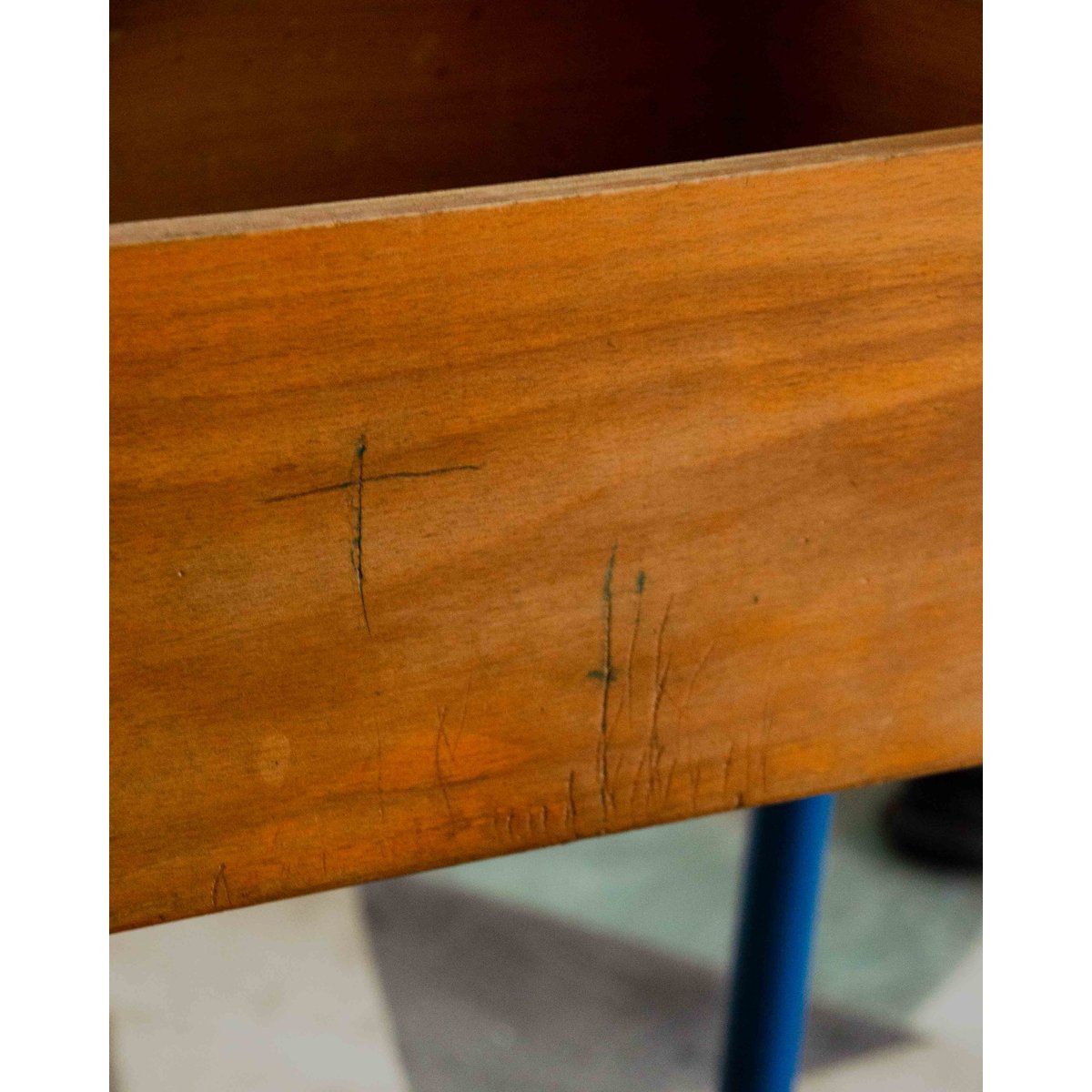 Bureau et la chaise d'écolier Edouard N°1059 - Bon état bois foncé, DEBONGOUT