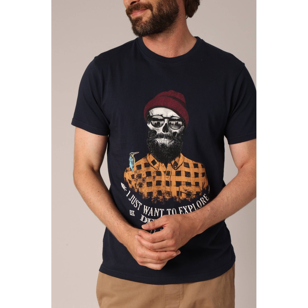 T-shirt en coton avec imprimé hipster barbu et le message « je veux juste explorer ». TELLSON navy, DEELUXE