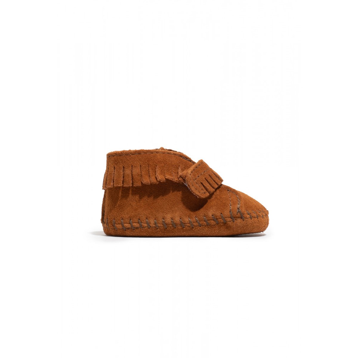Chaussons souples en suede FRONT STRAP marron, MINNETONKA
