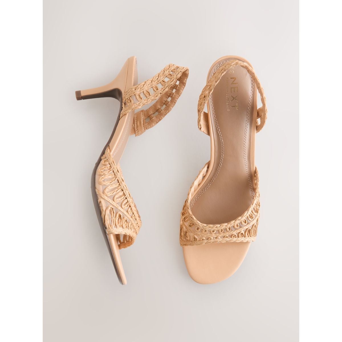 Sandales à talons et bouts ouverts en raphia naturel, NEXT