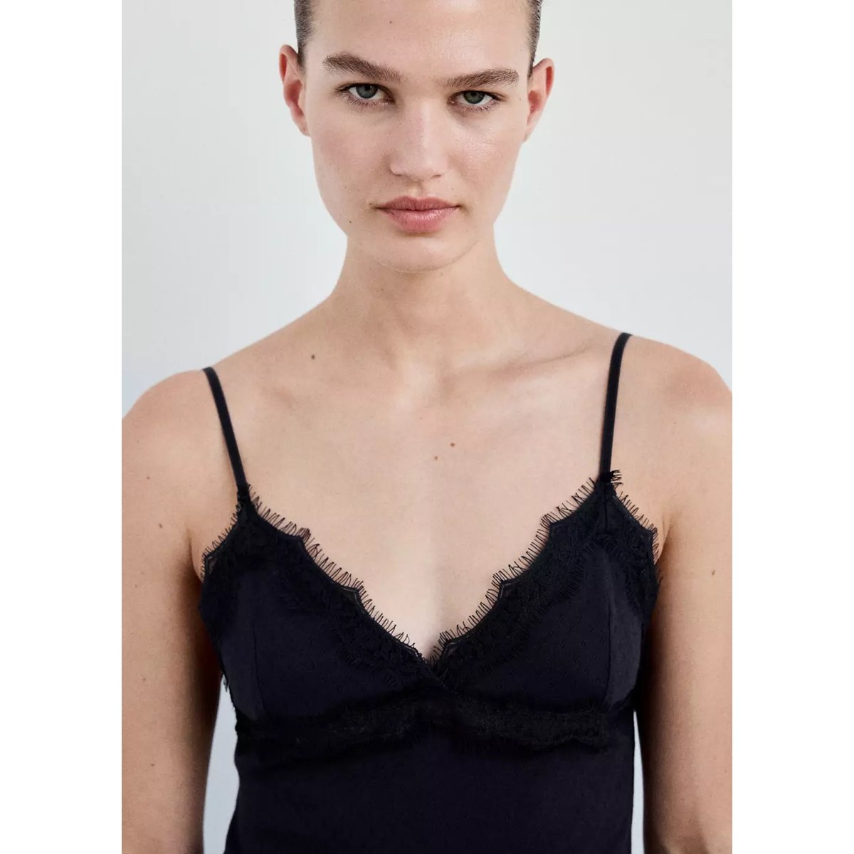 Haut en coton ajouré avec détail en dentelle bleu marine, MANGO