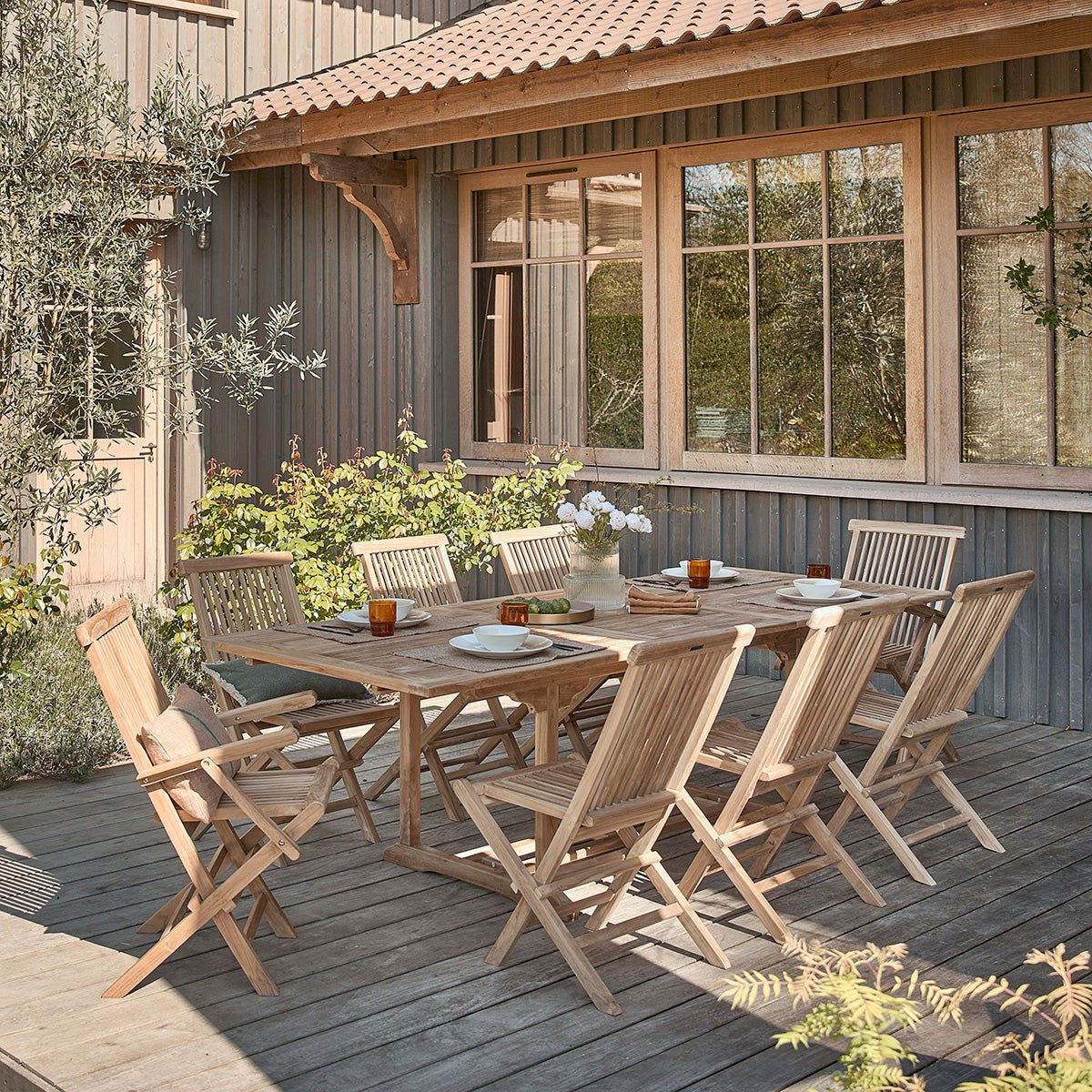 Salon de jardin en teck massif extensible 8/10 places MALTE naturel, BERAH GETAH