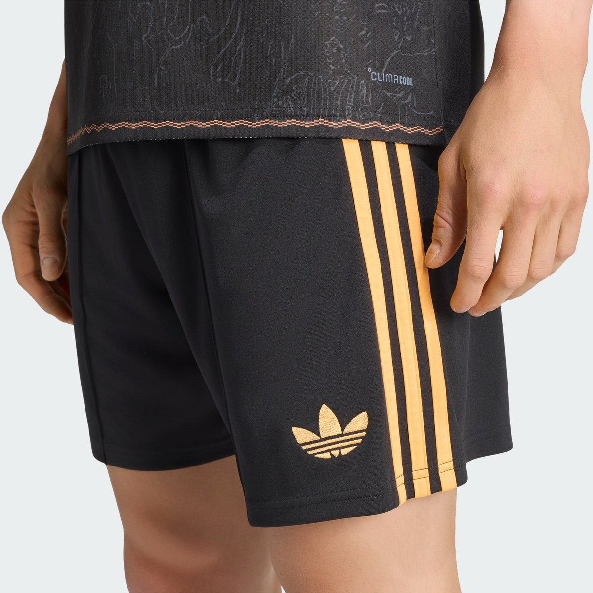 Short Extérieur Ajax Amsterdam 26/27 Short Extérieur Ajax Amsterdam 26/27 black / hazy orange, adidas Performance