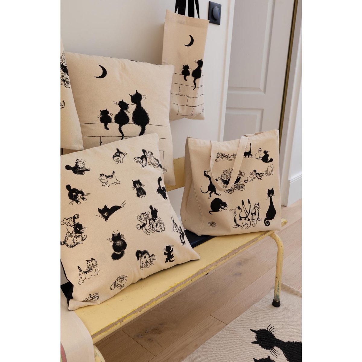 Coussin Dubout Les chatons ecru, WINKLER