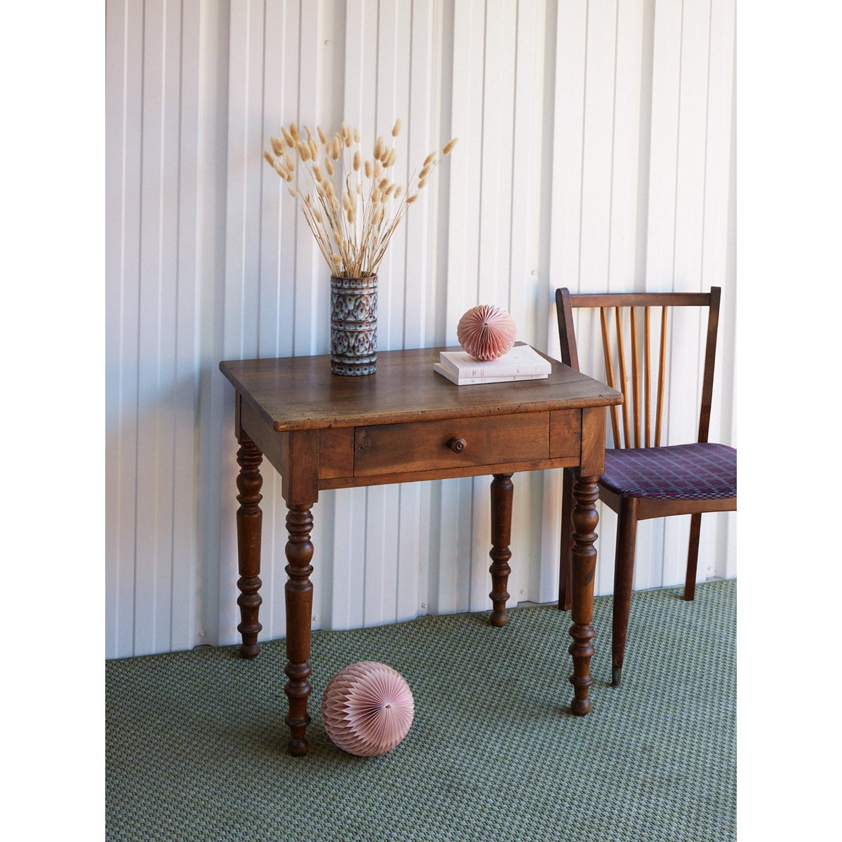 Table d'appoint en bois Francine N°1594 - Bon état bois foncé, DEBONGOUT