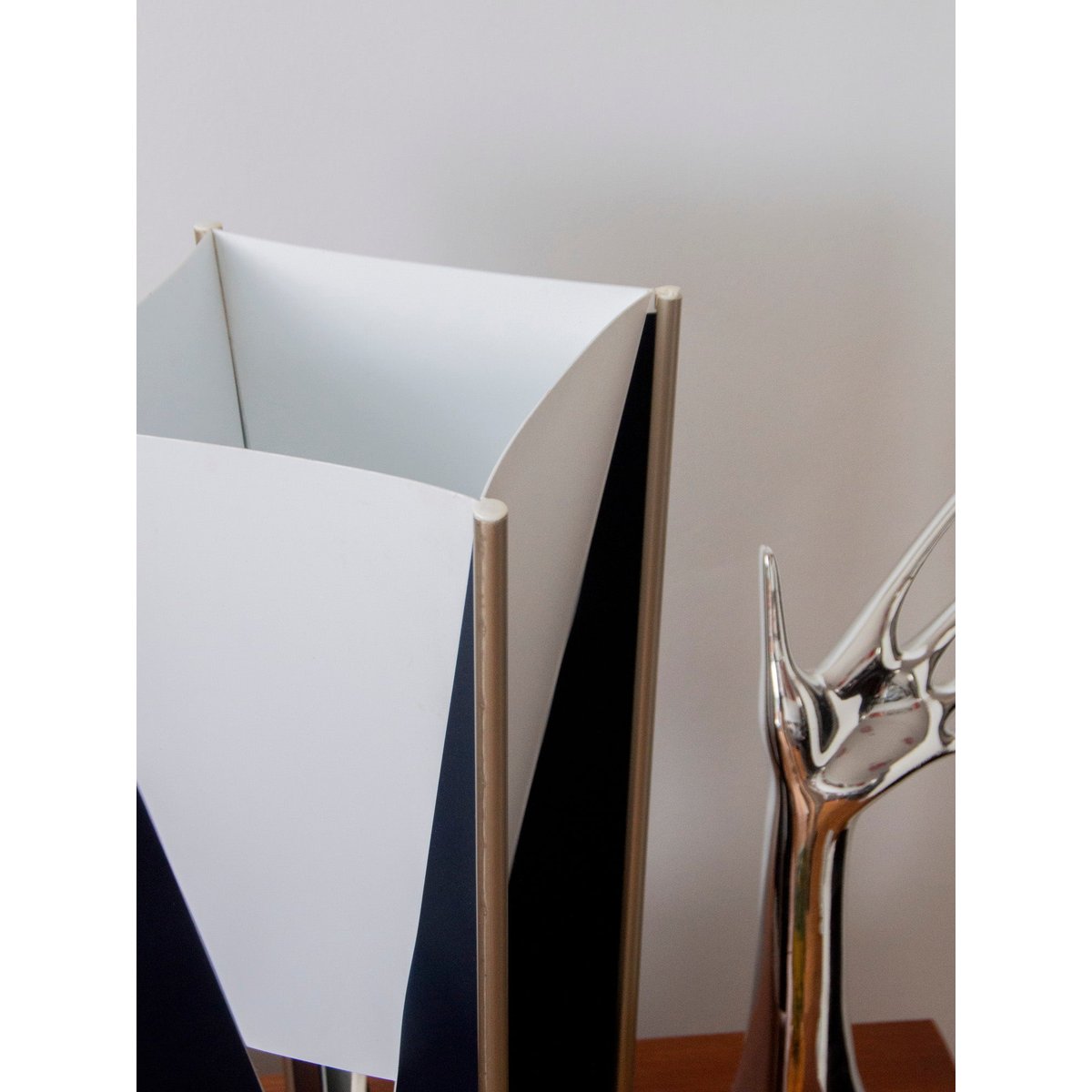 Lampe à poser STILE Knoll Julia N°510 - Bon état bleu foncé, DEBONGOUT