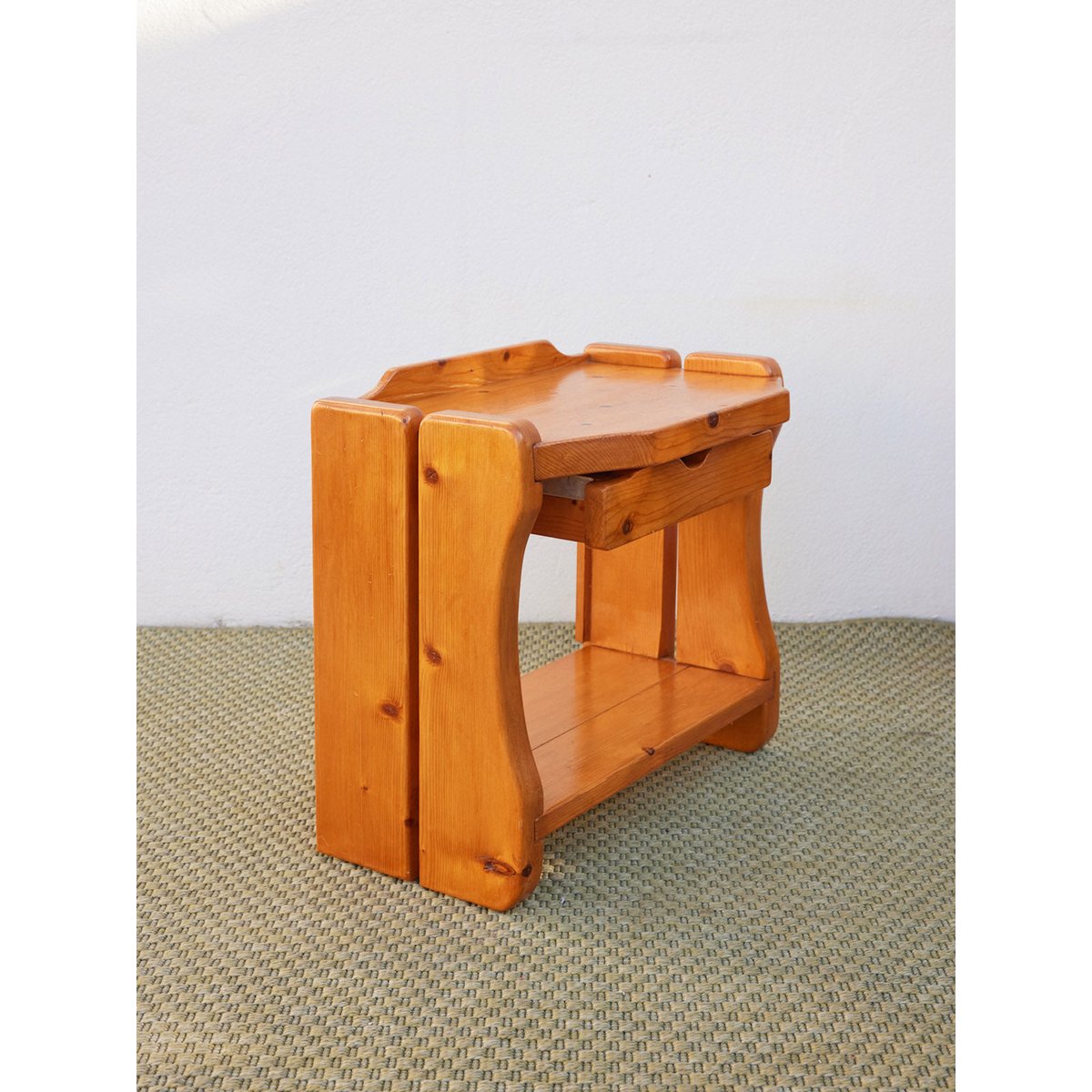 Paire de table de chevets en pin Maïa N°1583 - Bon état bois clair, DEBONGOUT