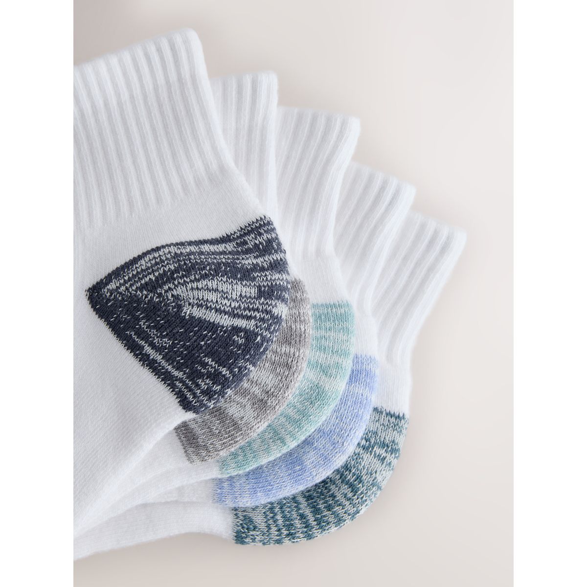 Chaussettes de sport mi-hautes rembourrées talon blanc, NEXT