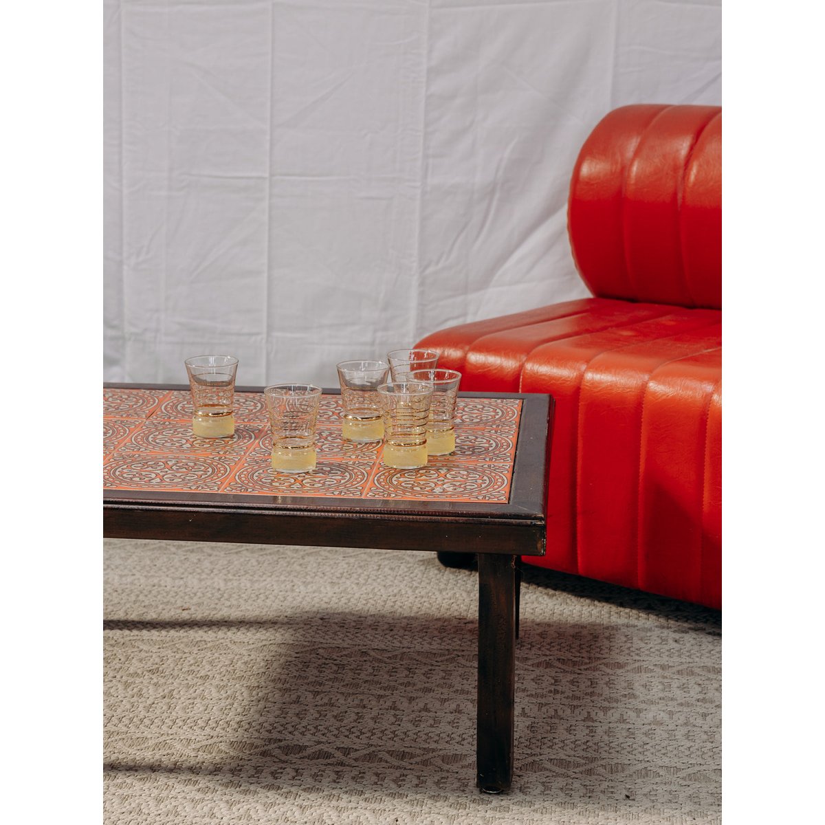Table basse en faïence Léonie N°289 - Bon état rouge, DEBONGOUT