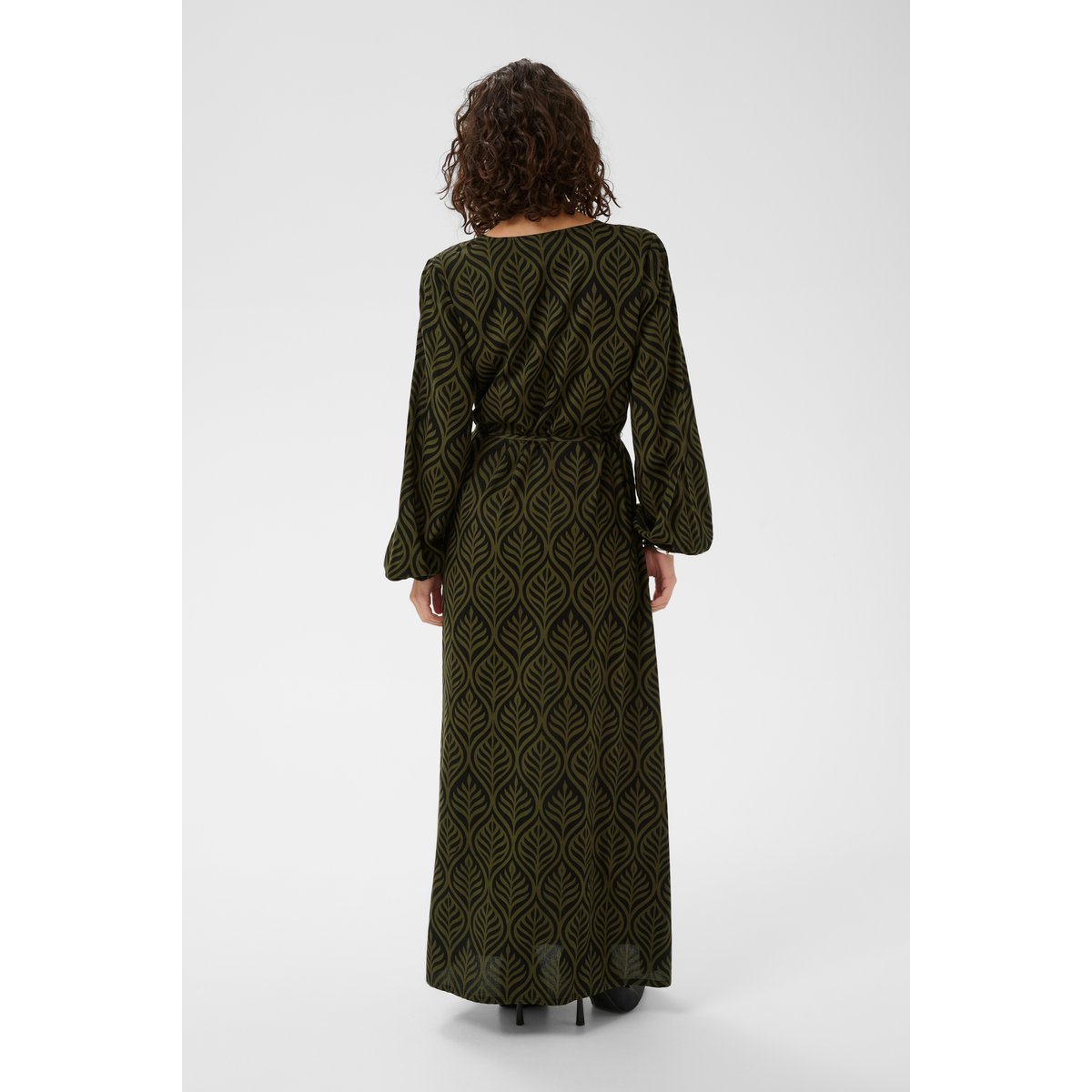 Robe noir vert black deep/ivy green leafs, KAFFE