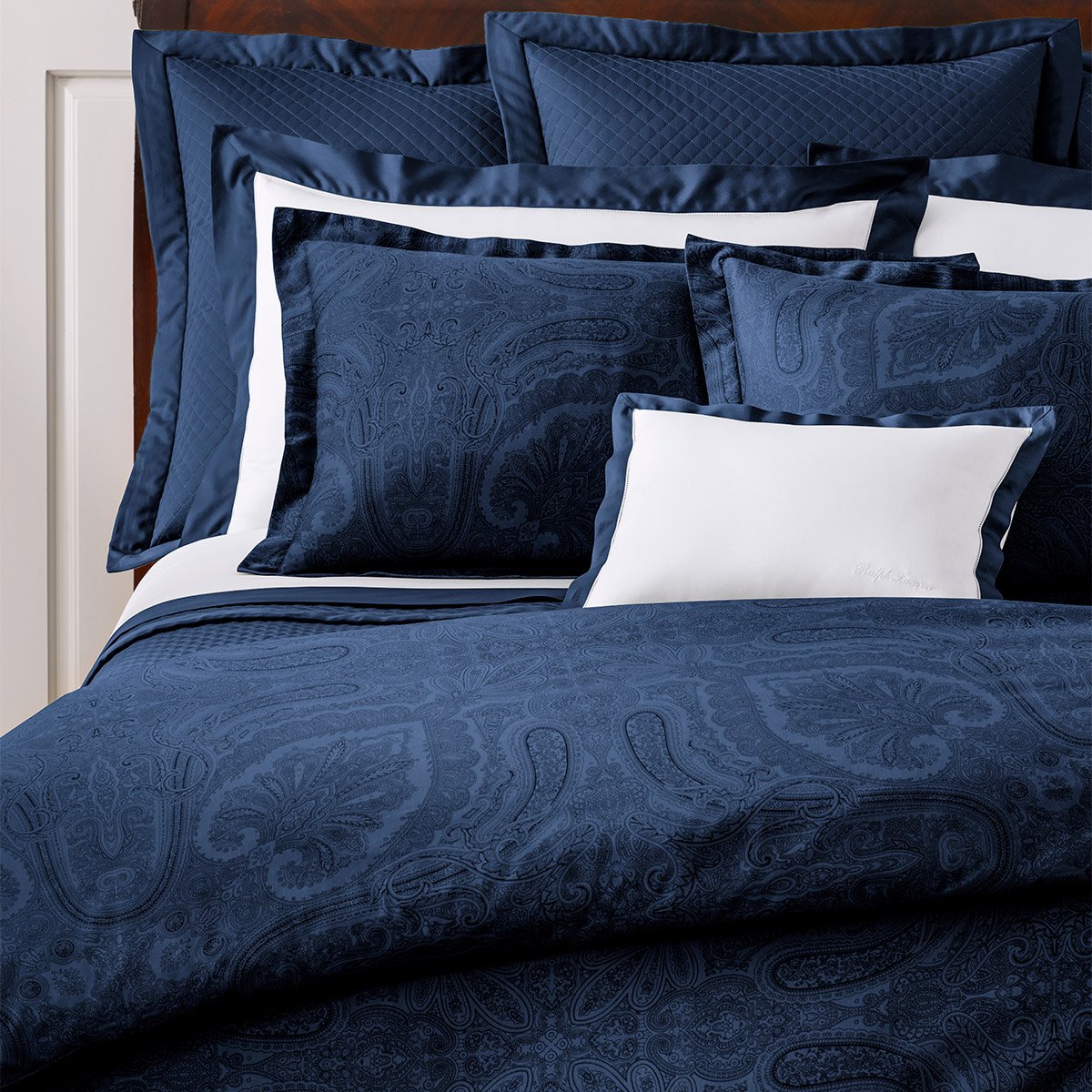 Taie à volant en satin, DONCASTER navy, RALPH LAUREN HOME