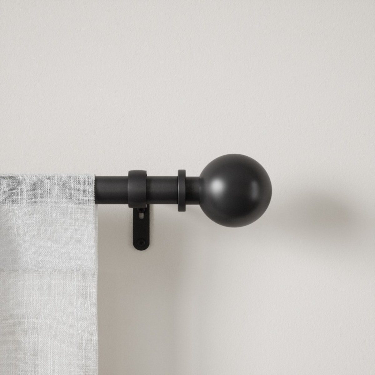 Tringle à rideaux extensible BOLAS noir, UMBRA