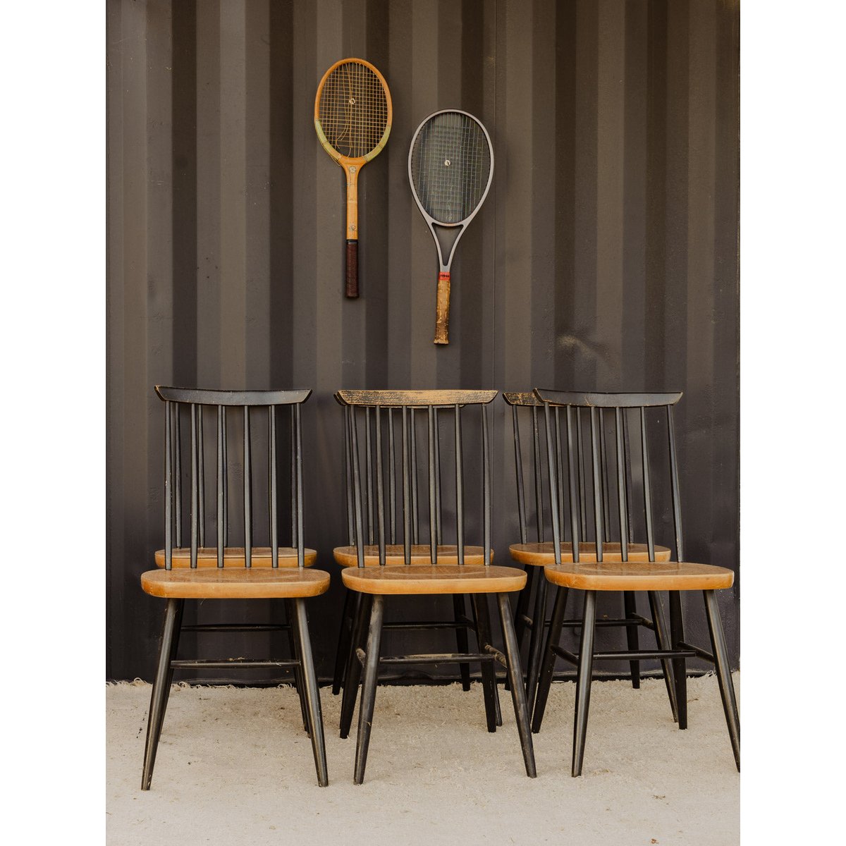 Lot de 6 chaises en bois noir Alma N°1873 - Bon état bois clair, DEBONGOUT