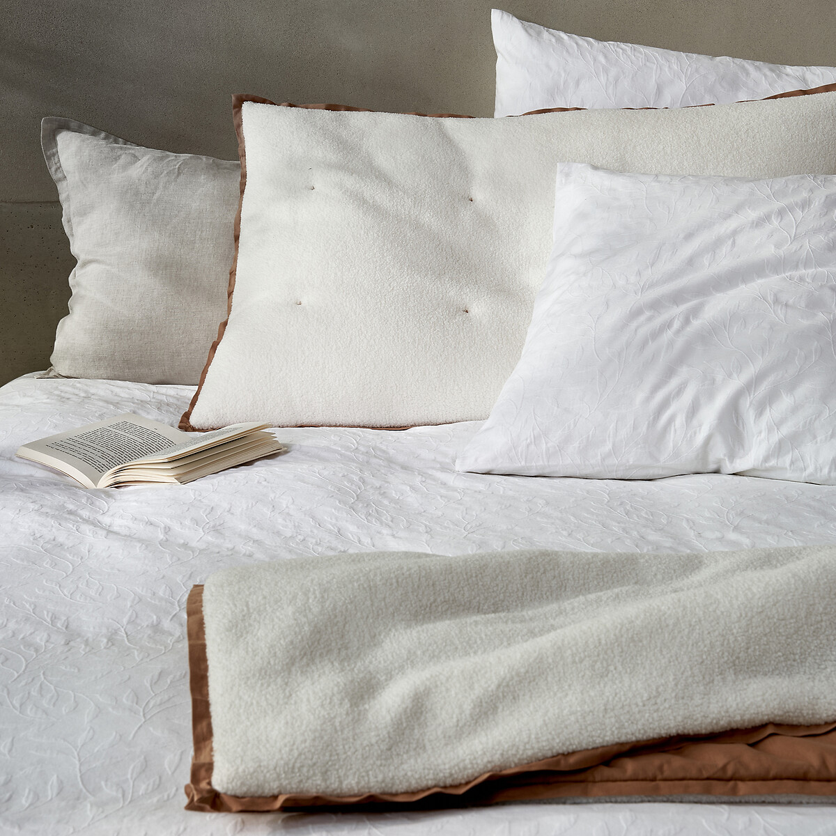 Housse de coussin sherpa et coton lavé XXL Walls ecru/café latte, LA REDOUTE INTERIEURS