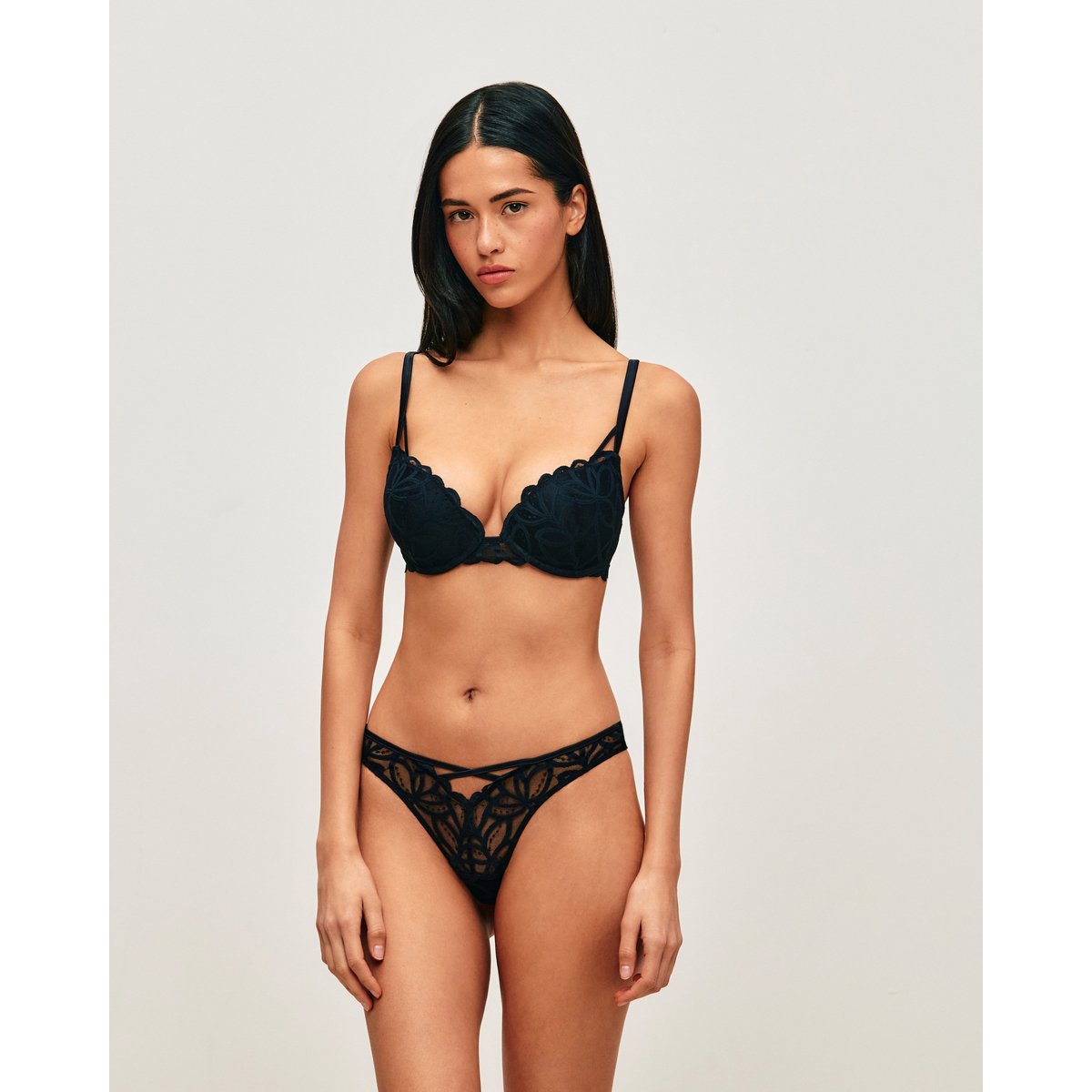 Soutien-gorge ultra push-up en dentelle TROPICFLEURIZ noir, UNDIZ